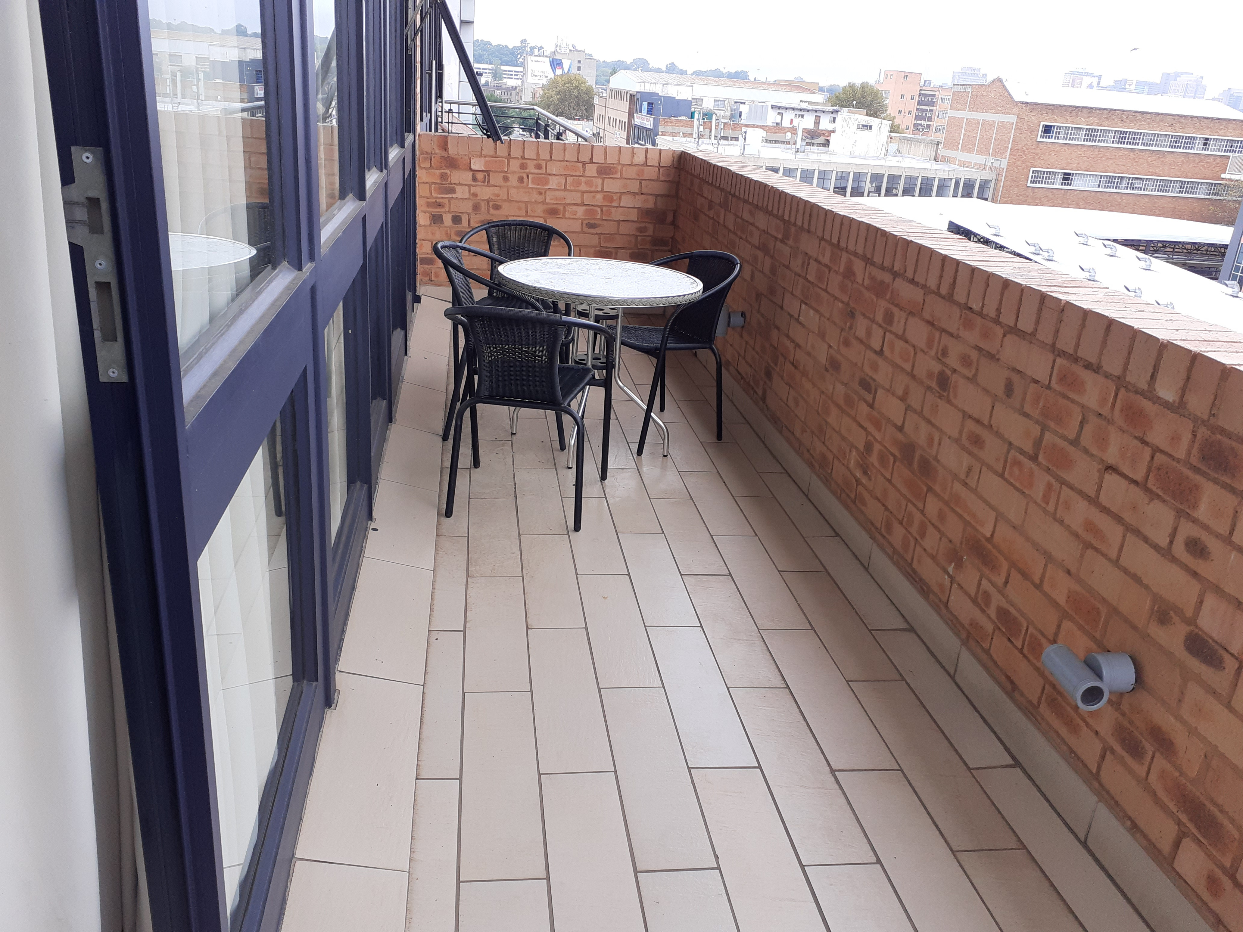 luxury-apartment-with-balcony-8222